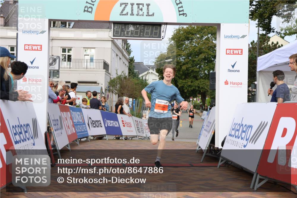 31.08.2025 - 21. Blankeneser Heldenlauf Strokosch-Dieckow http://msf.ph/oto/8647886 31.08.2025 09:48:44 Ziel 1171, 1128, 1129 meine-sportfotos.de