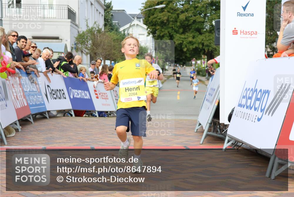 31.08.2025 - 21. Blankeneser Heldenlauf Strokosch-Dieckow http://msf.ph/oto/8647894 31.08.2025 10:18:35 Ziel 2480, 2448, 2264, 2537 meine-sportfotos.de