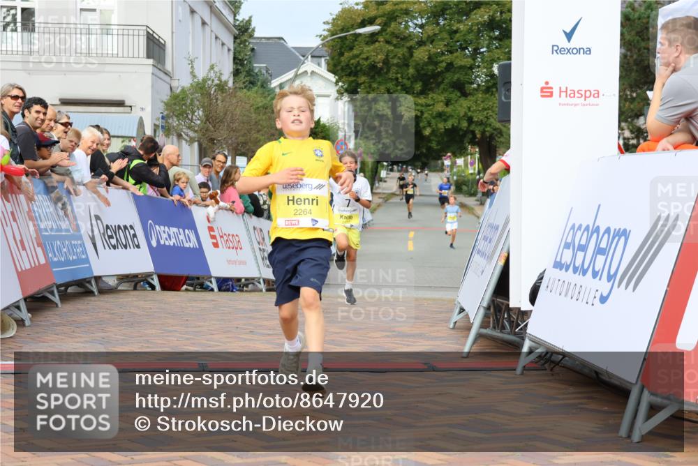 31.08.2025 - 21. Blankeneser Heldenlauf Strokosch-Dieckow http://msf.ph/oto/8647920 31.08.2025 10:18:35 Ziel 2480, 2448, 2264, 2537 meine-sportfotos.de