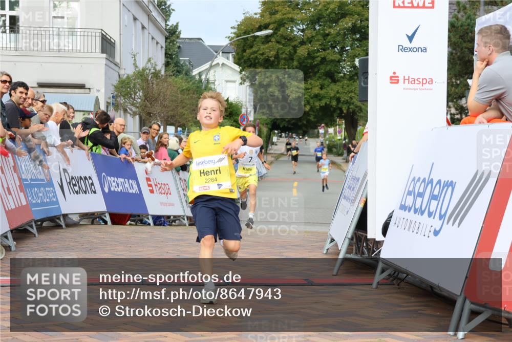 31.08.2025 - 21. Blankeneser Heldenlauf Strokosch-Dieckow http://msf.ph/oto/8647943 31.08.2025 10:18:34 Ziel 2480, 2448, 2264, 2537 meine-sportfotos.de