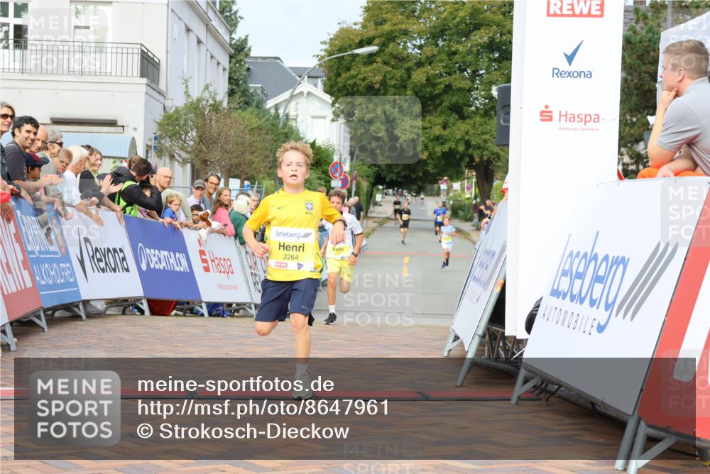 31.08.2025 - 21. Blankeneser Heldenlauf Strokosch-Dieckow http://msf.ph/oto/8647961 31.08.2025 10:18:34 Ziel 2480, 2448, 2264, 2537 meine-sportfotos.de