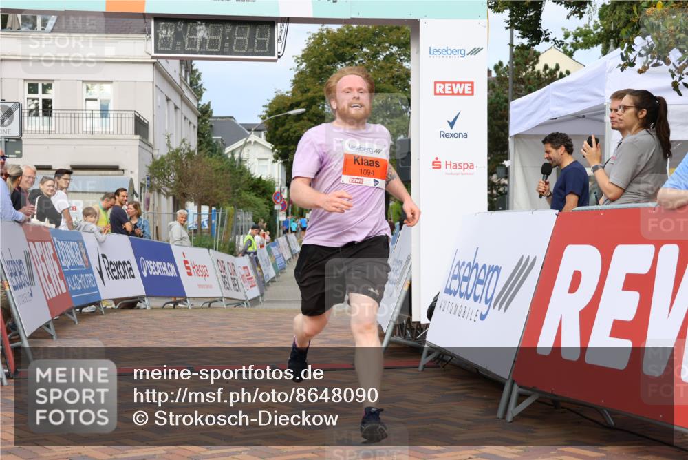 31.08.2025 - 21. Blankeneser Heldenlauf Strokosch-Dieckow http://msf.ph/oto/8648090 31.08.2025 09:47:56 Ziel 1086, 1094 meine-sportfotos.de