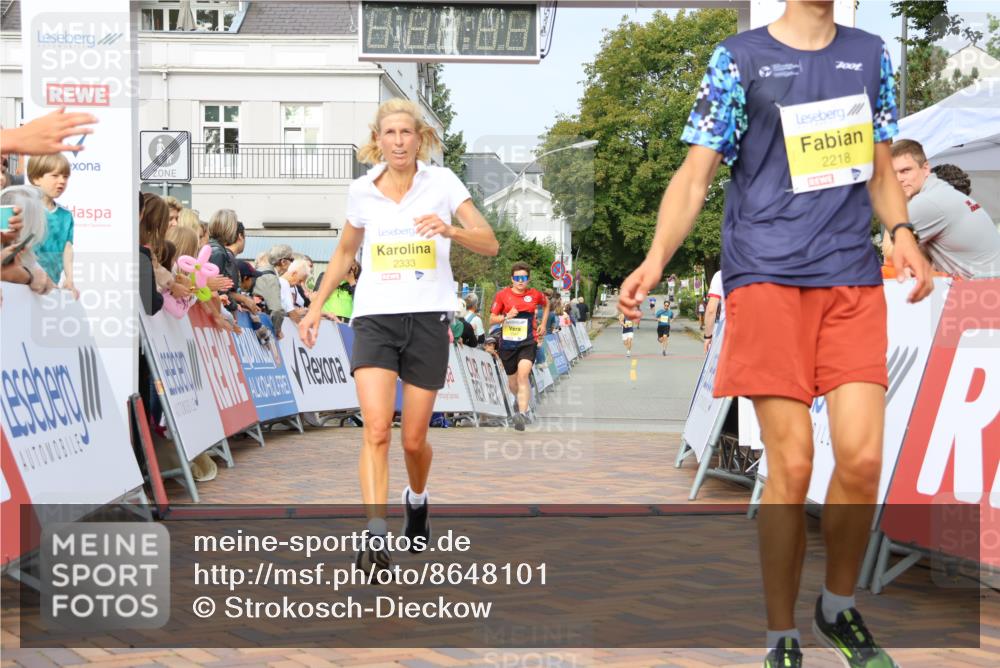 31.08.2025 - 21. Blankeneser Heldenlauf Strokosch-Dieckow http://msf.ph/oto/8648101 31.08.2025 10:18:18 Ziel 2218, 2333, 2347 meine-sportfotos.de
