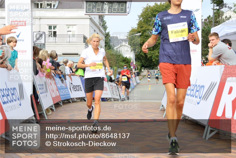 31.08.2025 - 21. Blankeneser Heldenlauf Strokosch-Dieckow http://msf.ph/oto/8648137 31.08.2025 10:18:18 Ziel 2218, 2333, 2347 meine-sportfotos.de