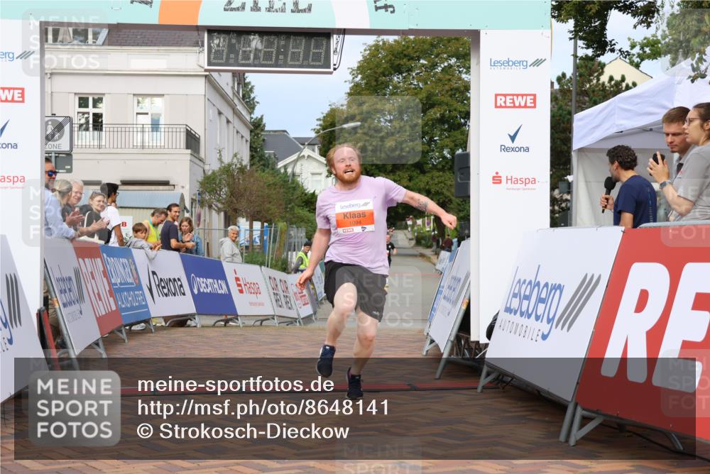 31.08.2025 - 21. Blankeneser Heldenlauf Strokosch-Dieckow http://msf.ph/oto/8648141 31.08.2025 09:47:56 Ziel 1086, 1094 meine-sportfotos.de