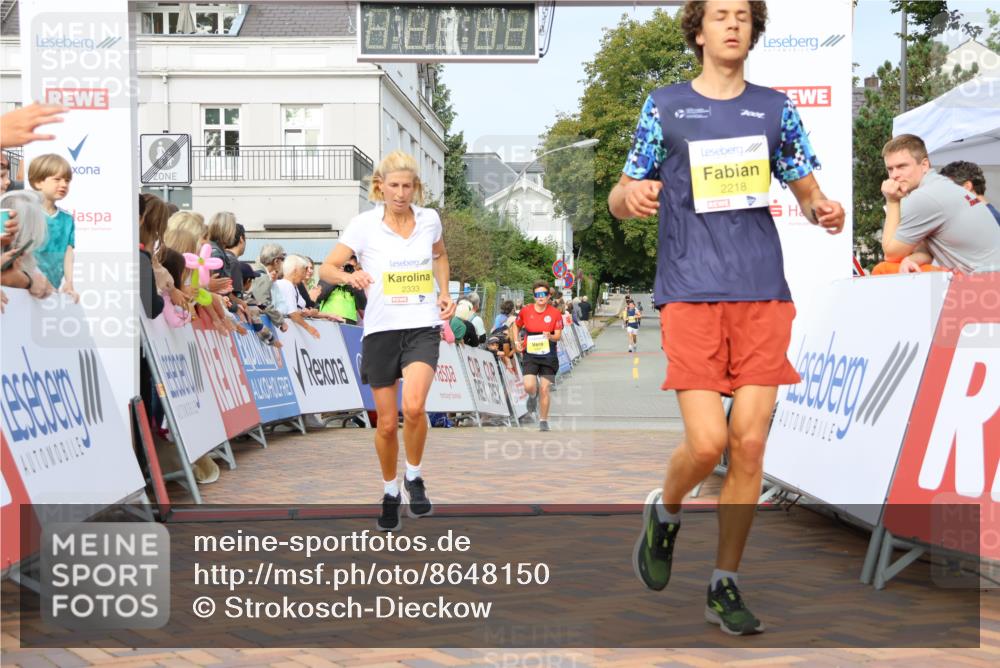 31.08.2025 - 21. Blankeneser Heldenlauf Strokosch-Dieckow http://msf.ph/oto/8648150 31.08.2025 10:18:18 Ziel 2218, 2333, 2347 meine-sportfotos.de