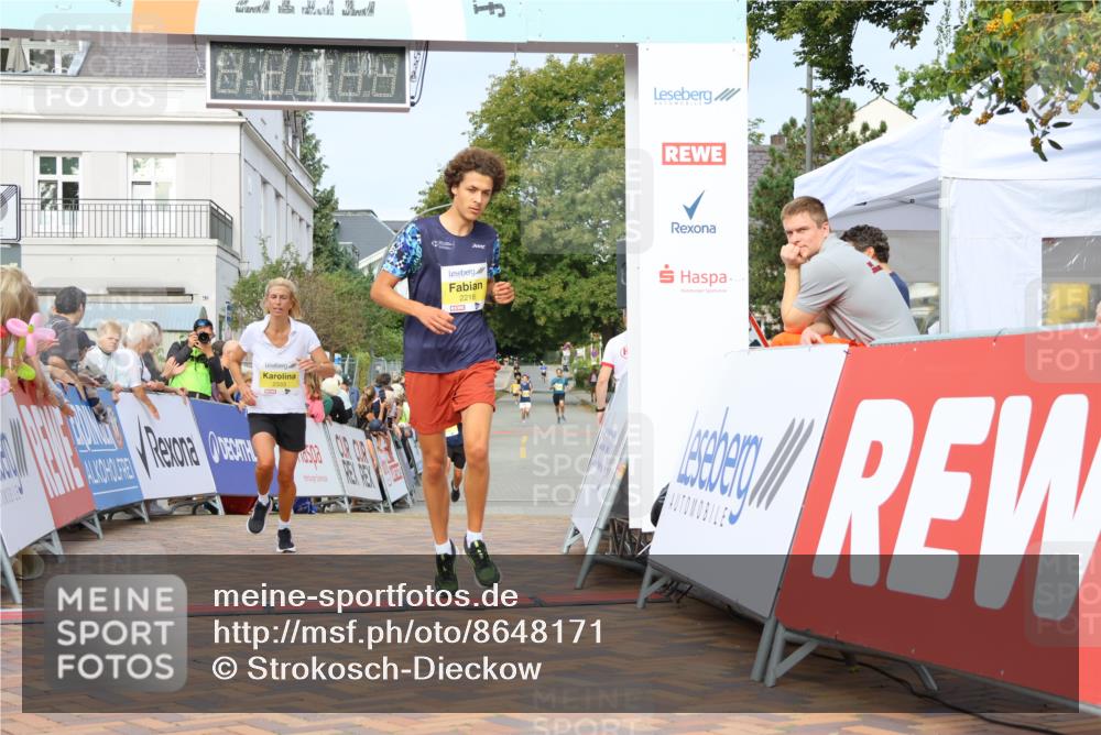 31.08.2025 - 21. Blankeneser Heldenlauf Strokosch-Dieckow http://msf.ph/oto/8648171 31.08.2025 10:18:17 Ziel 2341, 2218, 2333, 2347 meine-sportfotos.de