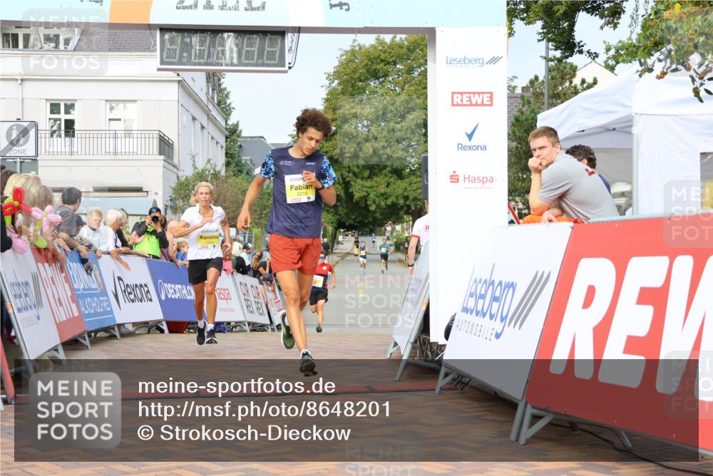 31.08.2025 - 21. Blankeneser Heldenlauf Strokosch-Dieckow http://msf.ph/oto/8648201 31.08.2025 10:18:16 Ziel 2341, 2218, 2333, 2347 meine-sportfotos.de
