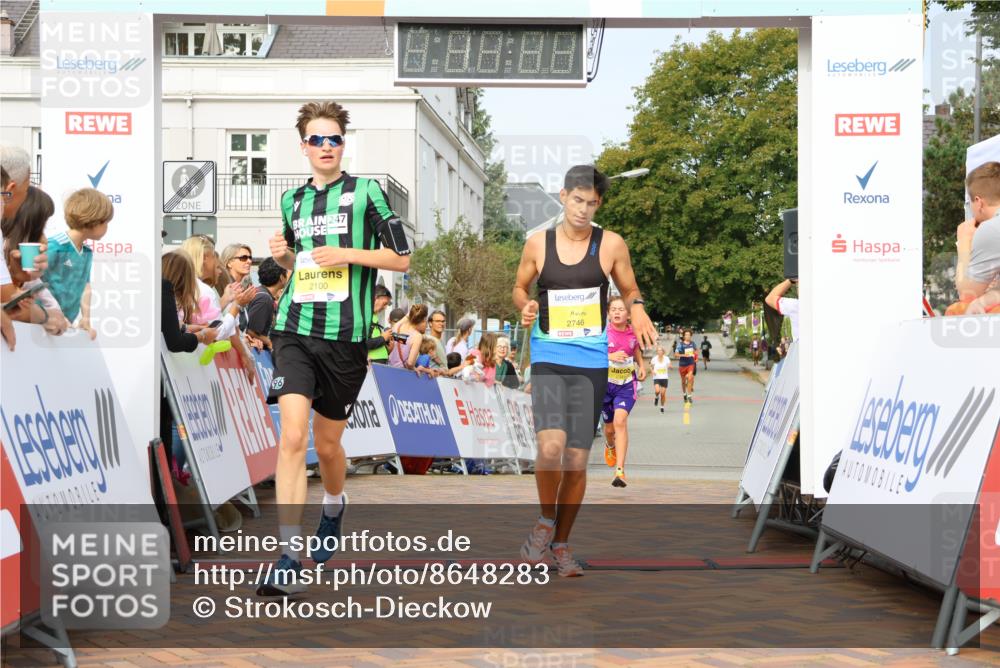 31.08.2025 - 21. Blankeneser Heldenlauf Strokosch-Dieckow http://msf.ph/oto/8648283 31.08.2025 10:18:07 Ziel 2746, 2341, 2100 meine-sportfotos.de