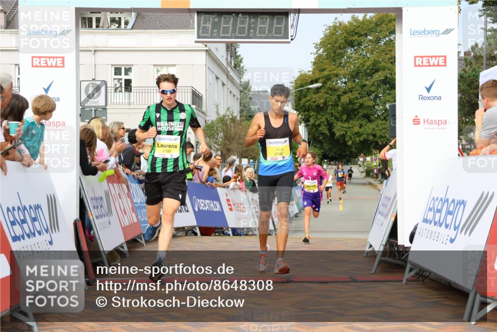 31.08.2025 - 21. Blankeneser Heldenlauf Strokosch-Dieckow http://msf.ph/oto/8648308 31.08.2025 10:18:07 Ziel 2746, 2341, 2100 meine-sportfotos.de