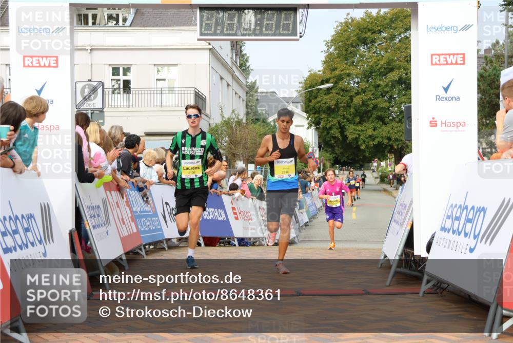 31.08.2025 - 21. Blankeneser Heldenlauf Strokosch-Dieckow http://msf.ph/oto/8648361 31.08.2025 10:18:07 Ziel 2746, 2341, 2100 meine-sportfotos.de