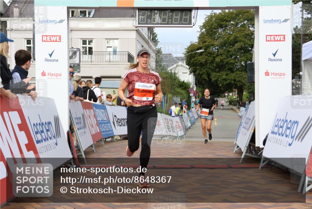 31.08.2025 - 21. Blankeneser Heldenlauf Strokosch-Dieckow http://msf.ph/oto/8648367 31.08.2025 09:47:36 Ziel 1149, 1004, 1132, 1142 meine-sportfotos.de