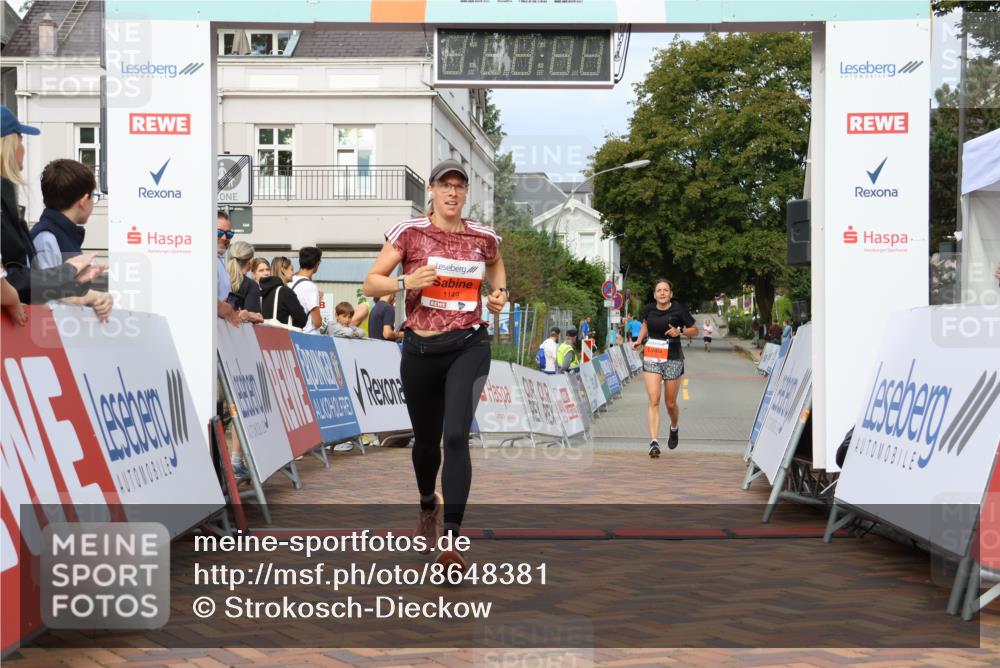 31.08.2025 - 21. Blankeneser Heldenlauf Strokosch-Dieckow http://msf.ph/oto/8648381 31.08.2025 09:47:36 Ziel 1149, 1004, 1132, 1142 meine-sportfotos.de