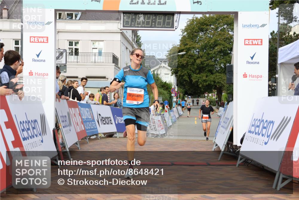 31.08.2025 - 21. Blankeneser Heldenlauf Strokosch-Dieckow http://msf.ph/oto/8648421 31.08.2025 09:47:35 Ziel 1149, 1004, 1132, 1142 meine-sportfotos.de
