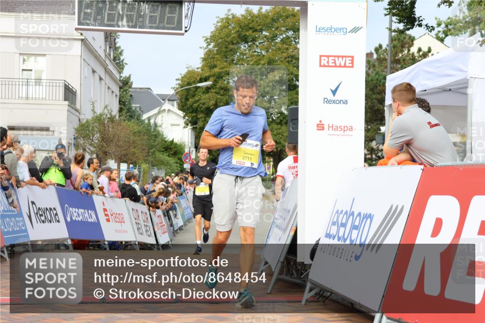 31.08.2025 - 21. Blankeneser Heldenlauf Strokosch-Dieckow http://msf.ph/oto/8648454 31.08.2025 10:17:53 Ziel 2728, 2711, 2420 meine-sportfotos.de