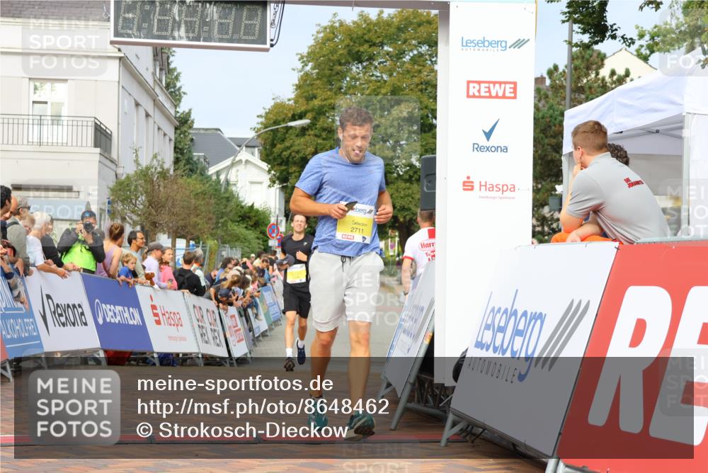 31.08.2025 - 21. Blankeneser Heldenlauf Strokosch-Dieckow http://msf.ph/oto/8648462 31.08.2025 10:17:53 Ziel 2728, 2711, 2420 meine-sportfotos.de