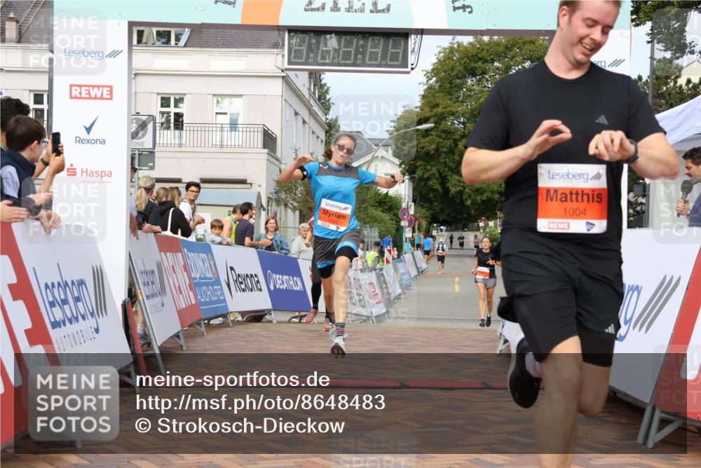 31.08.2025 - 21. Blankeneser Heldenlauf Strokosch-Dieckow http://msf.ph/oto/8648483 31.08.2025 09:47:34 Ziel 1149, 1004, 1142 meine-sportfotos.de