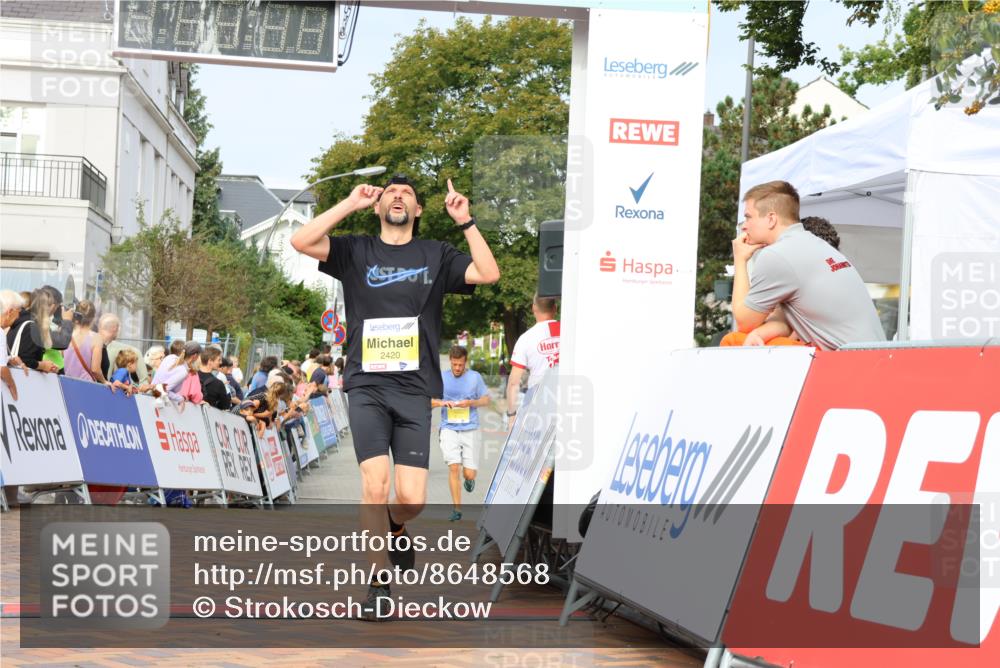 31.08.2025 - 21. Blankeneser Heldenlauf Strokosch-Dieckow http://msf.ph/oto/8648568 31.08.2025 10:17:48 Ziel 2420, 2403 meine-sportfotos.de