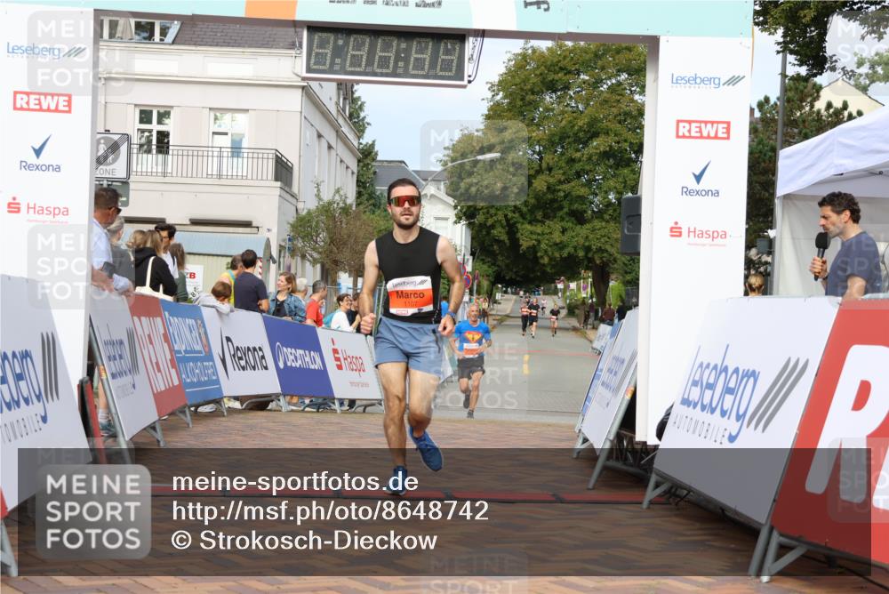 31.08.2025 - 21. Blankeneser Heldenlauf Strokosch-Dieckow http://msf.ph/oto/8648742 31.08.2025 09:47:17 Ziel 1116, 1107 meine-sportfotos.de
