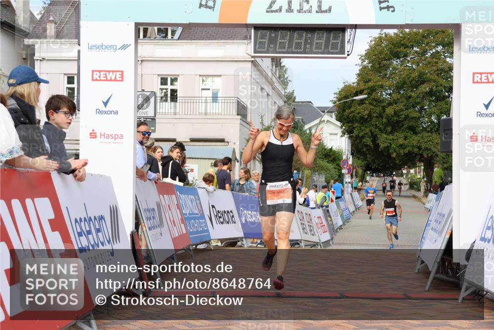 31.08.2025 - 21. Blankeneser Heldenlauf Strokosch-Dieckow http://msf.ph/oto/8648764 31.08.2025 09:47:11 Ziel 1007, 1116 meine-sportfotos.de