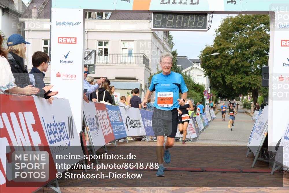 31.08.2025 - 21. Blankeneser Heldenlauf Strokosch-Dieckow http://msf.ph/oto/8648788 31.08.2025 09:47:08 Ziel 1007, 1002, 1116 meine-sportfotos.de