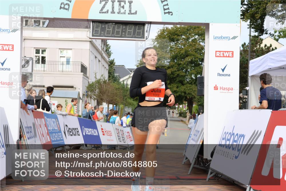 31.08.2025 - 21. Blankeneser Heldenlauf Strokosch-Dieckow http://msf.ph/oto/8648805 31.08.2025 09:47:01 Ziel 1114, 1029, 1002 meine-sportfotos.de