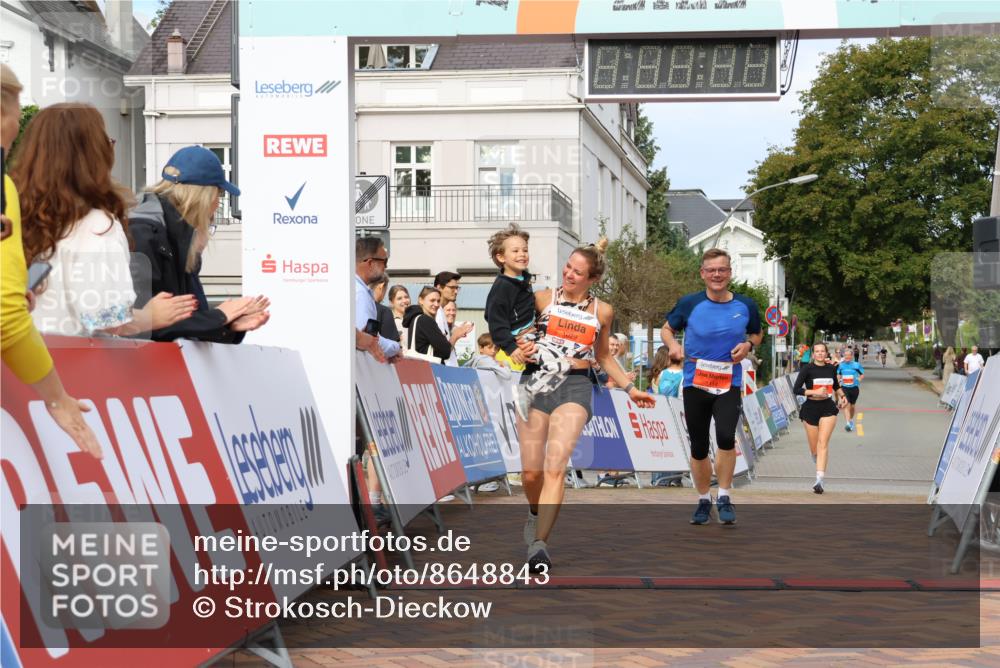 31.08.2025 - 21. Blankeneser Heldenlauf Strokosch-Dieckow http://msf.ph/oto/8648843 31.08.2025 09:46:57 Ziel 1114, 1029, 1002 meine-sportfotos.de