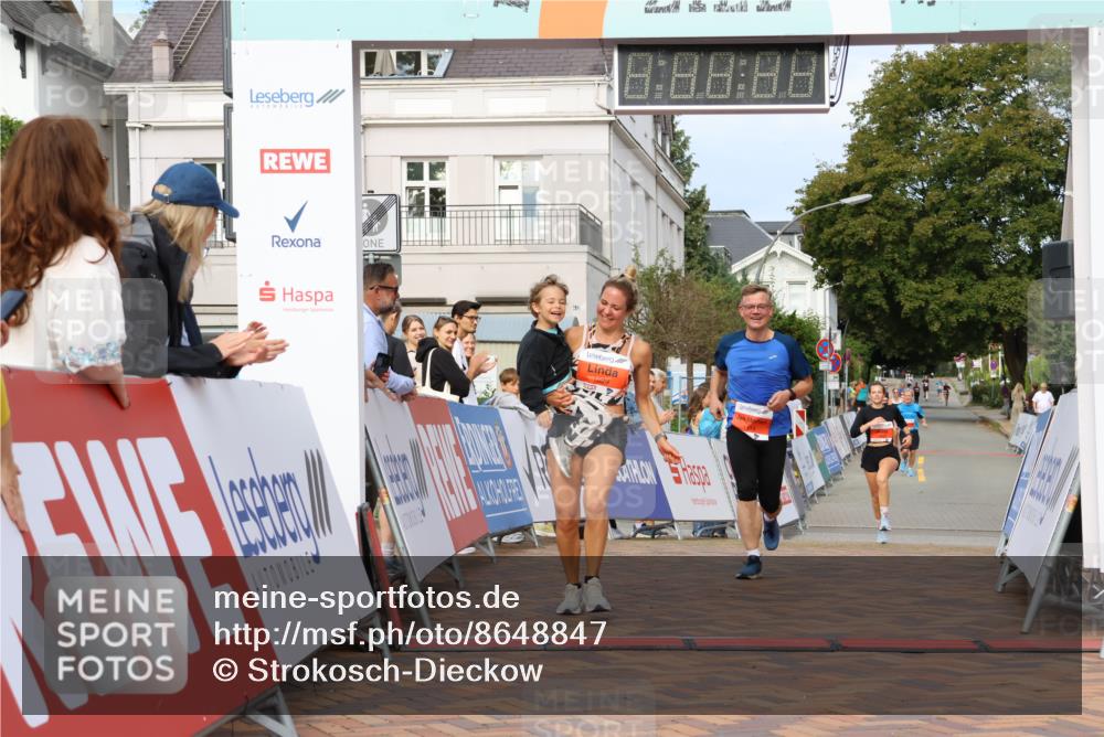 31.08.2025 - 21. Blankeneser Heldenlauf Strokosch-Dieckow http://msf.ph/oto/8648847 31.08.2025 09:46:57 Ziel 1114, 1029, 1002 meine-sportfotos.de