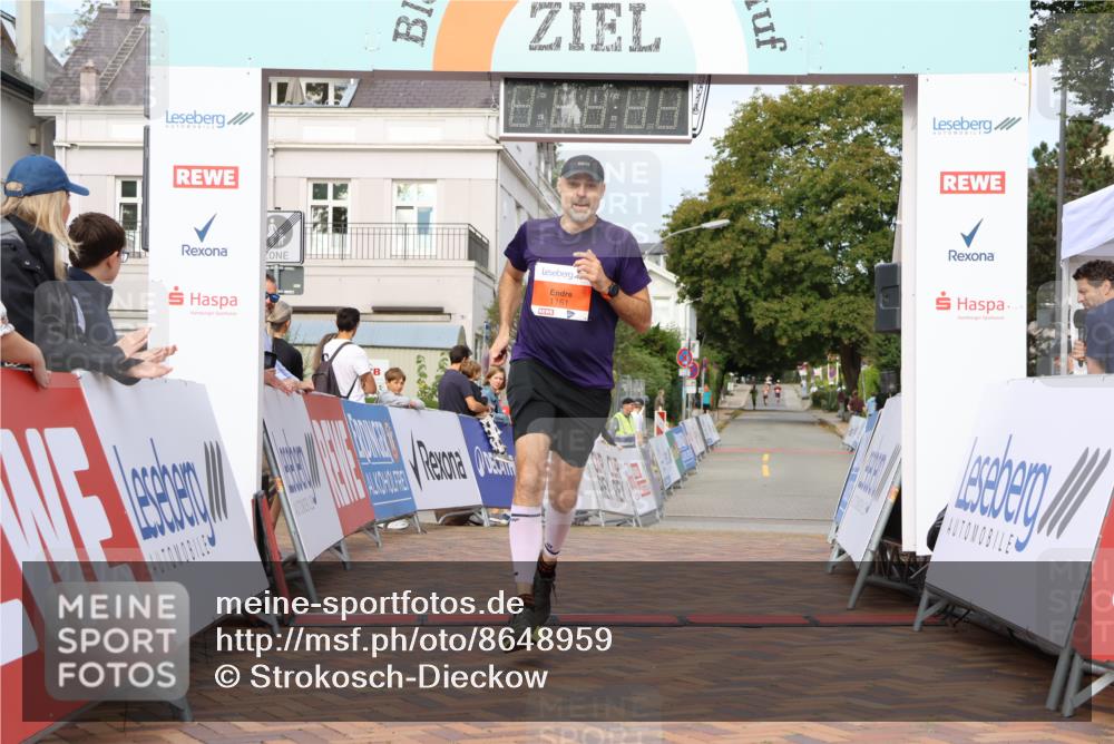 31.08.2025 - 21. Blankeneser Heldenlauf Strokosch-Dieckow http://msf.ph/oto/8648959 31.08.2025 09:45:41 Ziel 1027, 1161 meine-sportfotos.de