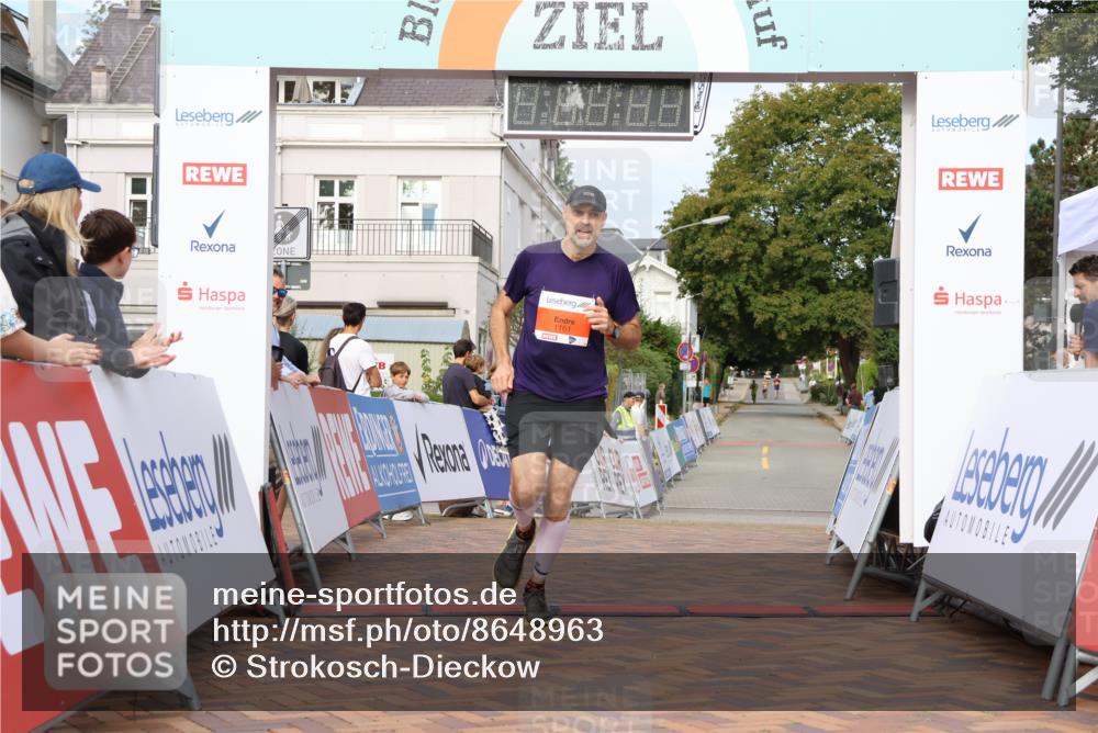 31.08.2025 - 21. Blankeneser Heldenlauf Strokosch-Dieckow http://msf.ph/oto/8648963 31.08.2025 09:45:41 Ziel 1027, 1161 meine-sportfotos.de