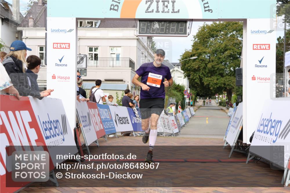 31.08.2025 - 21. Blankeneser Heldenlauf Strokosch-Dieckow http://msf.ph/oto/8648967 31.08.2025 09:45:41 Ziel 1027, 1161 meine-sportfotos.de