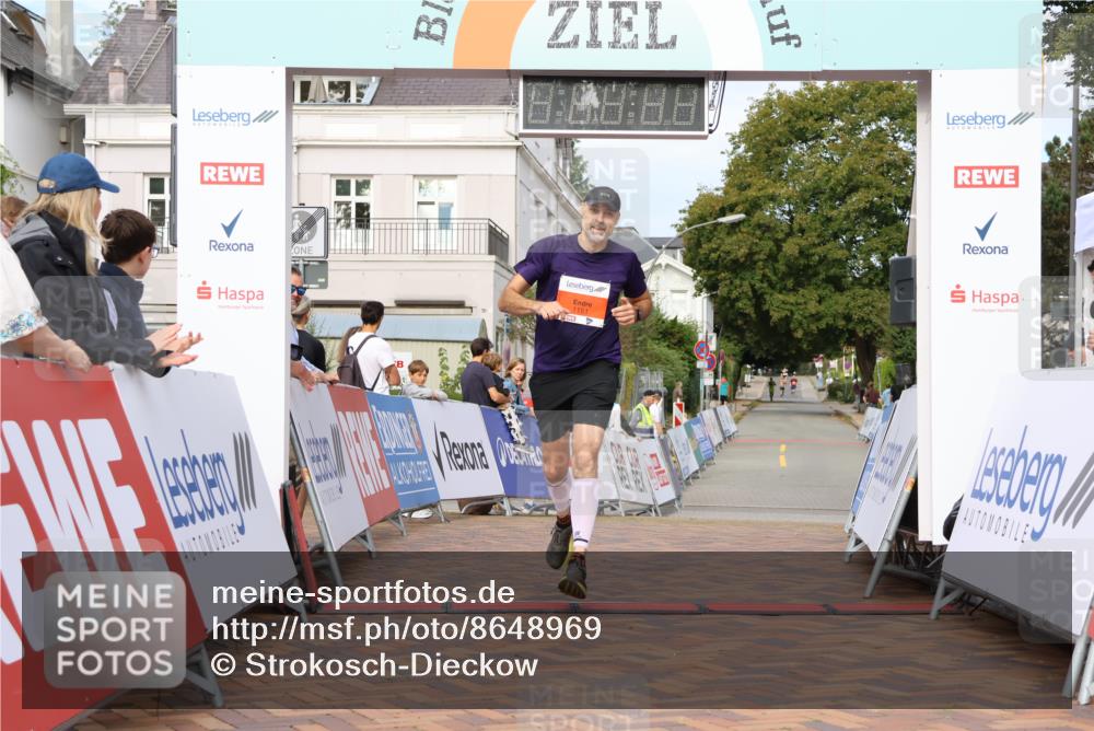 31.08.2025 - 21. Blankeneser Heldenlauf Strokosch-Dieckow http://msf.ph/oto/8648969 31.08.2025 09:45:41 Ziel 1027, 1161 meine-sportfotos.de
