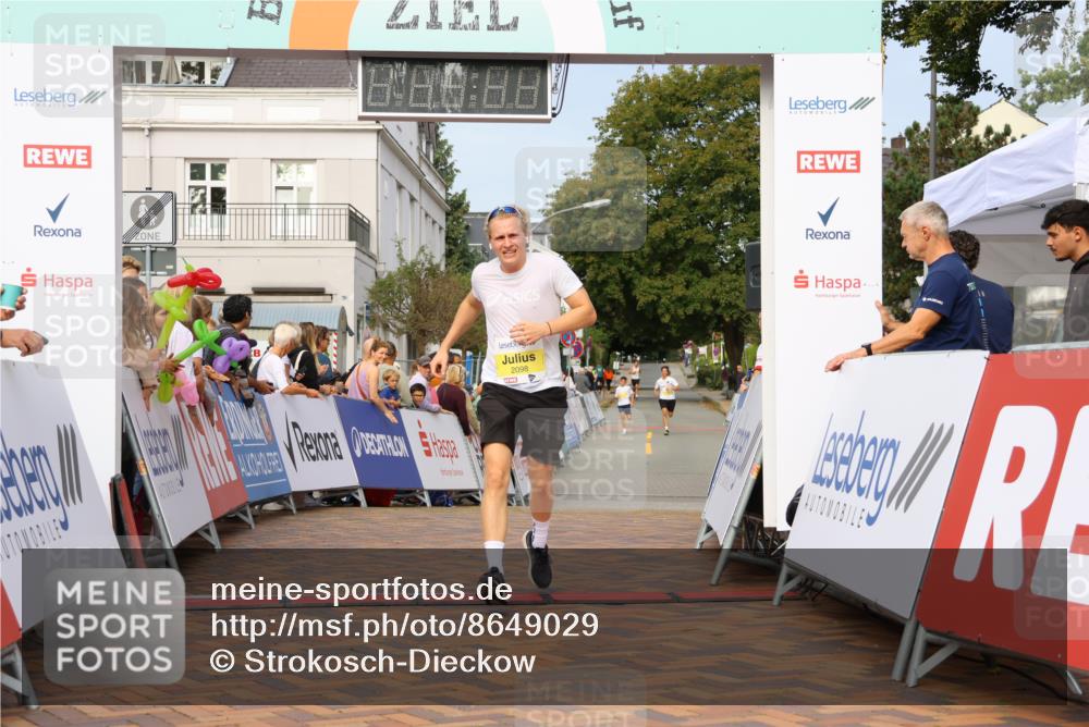 31.08.2025 - 21. Blankeneser Heldenlauf Strokosch-Dieckow http://msf.ph/oto/8649029 31.08.2025 10:15:15 Ziel 2098 meine-sportfotos.de