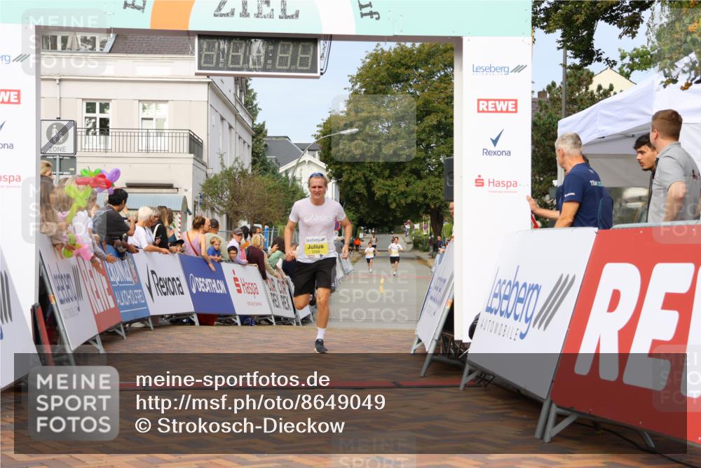 31.08.2025 - 21. Blankeneser Heldenlauf Strokosch-Dieckow http://msf.ph/oto/8649049 31.08.2025 10:15:14 Ziel 2098 meine-sportfotos.de