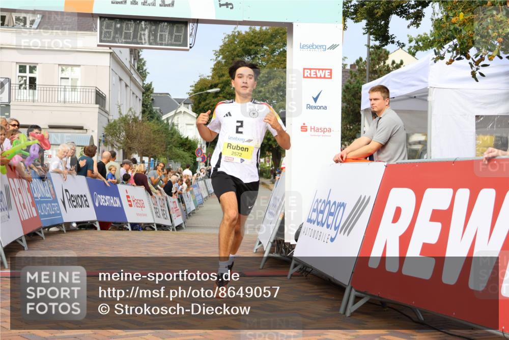 31.08.2025 - 21. Blankeneser Heldenlauf Strokosch-Dieckow http://msf.ph/oto/8649057 31.08.2025 10:15:04 Ziel 2572, 2332 meine-sportfotos.de