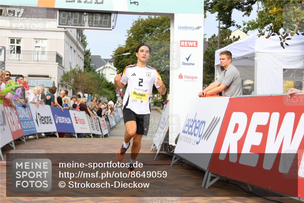 31.08.2025 - 21. Blankeneser Heldenlauf Strokosch-Dieckow http://msf.ph/oto/8649059 31.08.2025 10:15:03 Ziel 2572, 2332 meine-sportfotos.de