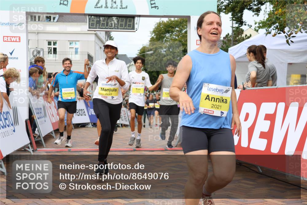 31.08.2025 - 21. Blankeneser Heldenlauf Strokosch-Dieckow http://msf.ph/oto/8649076 31.08.2025 10:34:46 Ziel 2524, 2244, 2021, 2424, 2668, 2669, 2667, 2298, 2438, 2439, 2349, 2441, 2442, 2350, 2048 meine-sportfotos.de