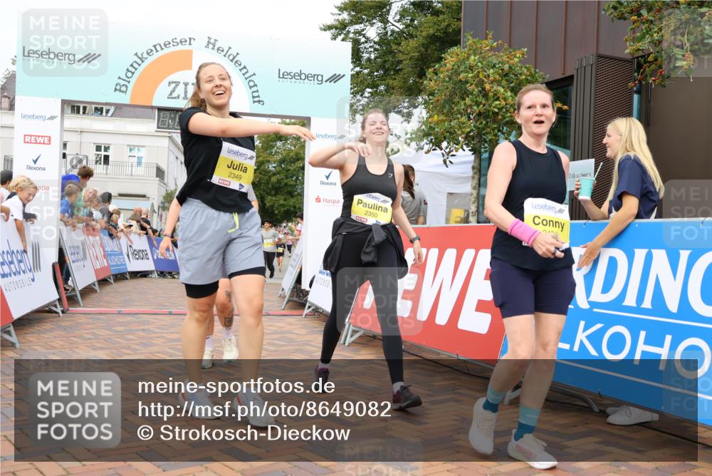 31.08.2025 - 21. Blankeneser Heldenlauf Strokosch-Dieckow http://msf.ph/oto/8649082 31.08.2025 10:34:43 Ziel 2110, 2244, 2021, 2424, 2668, 2669, 2667, 2298, 2438, 2439, 2349, 2441, 2442, 2350, 2048 meine-sportfotos.de