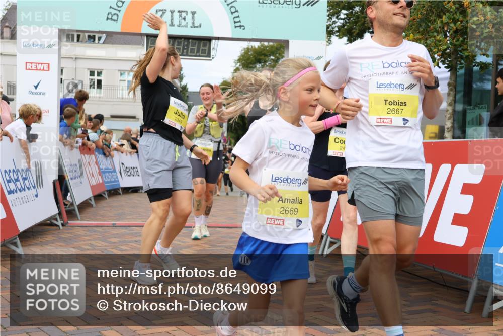 31.08.2025 - 21. Blankeneser Heldenlauf Strokosch-Dieckow http://msf.ph/oto/8649099 31.08.2025 10:34:41 Ziel 2110, 2244, 2021, 2424, 2668, 2669, 2667, 2298, 2439, 2349, 2350, 2090, 2083 meine-sportfotos.de
