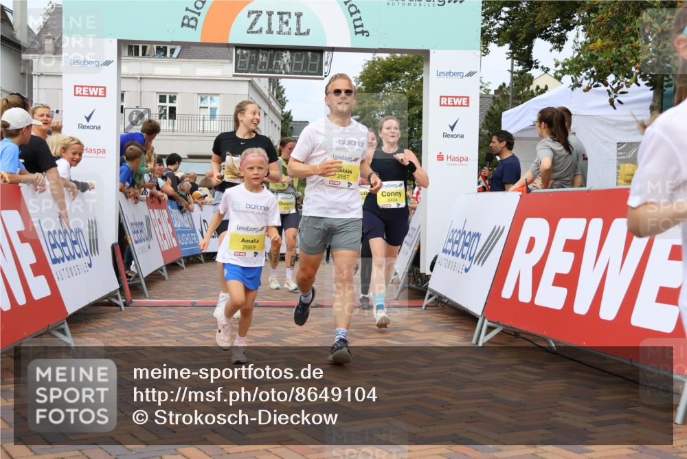 31.08.2025 - 21. Blankeneser Heldenlauf Strokosch-Dieckow http://msf.ph/oto/8649104 31.08.2025 10:34:40 Ziel 2110, 2244, 2021, 2424, 2668, 2669, 2667, 2298, 2349, 2350, 2090, 2083 meine-sportfotos.de