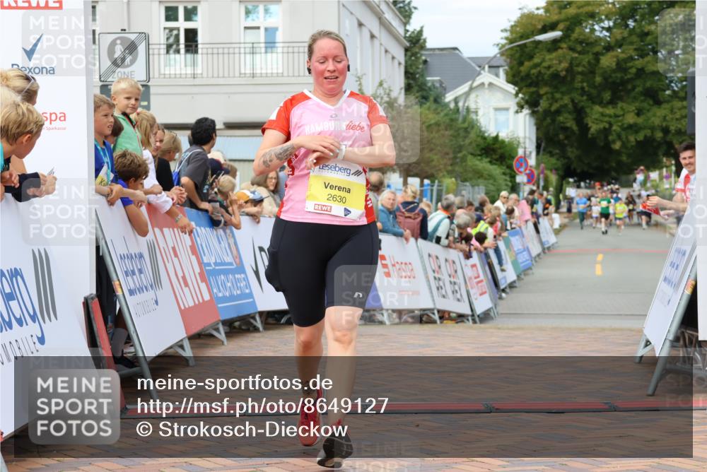 31.08.2025 - 21. Blankeneser Heldenlauf Strokosch-Dieckow http://msf.ph/oto/8649127 31.08.2025 10:34:13 Ziel 2724, 2630, 2171 meine-sportfotos.de