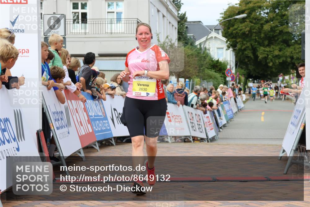 31.08.2025 - 21. Blankeneser Heldenlauf Strokosch-Dieckow http://msf.ph/oto/8649132 31.08.2025 10:34:12 Ziel 2724, 2630, 2171 meine-sportfotos.de