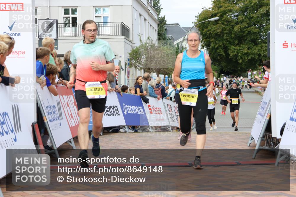 31.08.2025 - 21. Blankeneser Heldenlauf Strokosch-Dieckow http://msf.ph/oto/8649148 31.08.2025 10:34:02 Ziel 2378, 2563, 2120 meine-sportfotos.de
