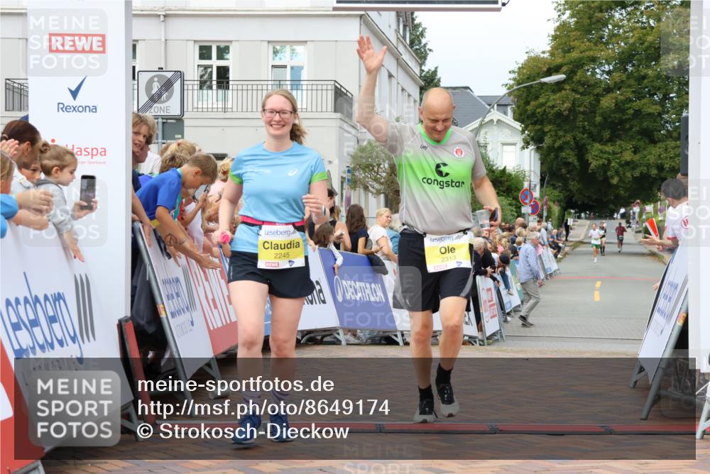 31.08.2025 - 21. Blankeneser Heldenlauf Strokosch-Dieckow http://msf.ph/oto/8649174 31.08.2025 10:50:10 Ziel 2315, 2245, 2313, 3038, 3685 meine-sportfotos.de
