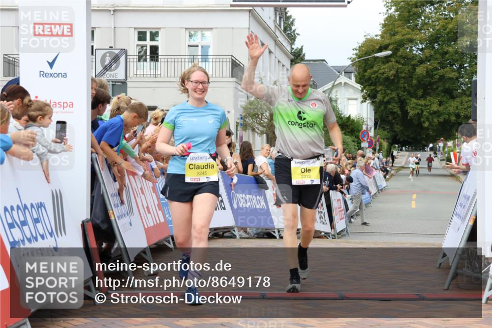 31.08.2025 - 21. Blankeneser Heldenlauf Strokosch-Dieckow http://msf.ph/oto/8649178 31.08.2025 10:50:10 Ziel 2315, 2245, 2313, 3038, 3685 meine-sportfotos.de