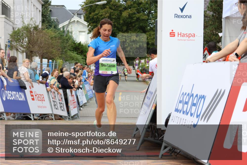 31.08.2025 - 21. Blankeneser Heldenlauf Strokosch-Dieckow http://msf.ph/oto/8649277 31.08.2025 10:49:33 Ziel 2434, 3414, 3329 meine-sportfotos.de