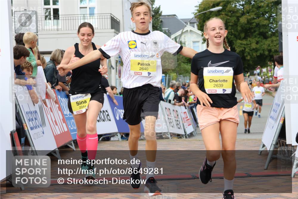 31.08.2025 - 21. Blankeneser Heldenlauf Strokosch-Dieckow http://msf.ph/oto/8649281 31.08.2025 10:33:30 Ziel 2011, 2044, 2126, 2640, 2639, 2220, 2221 meine-sportfotos.de
