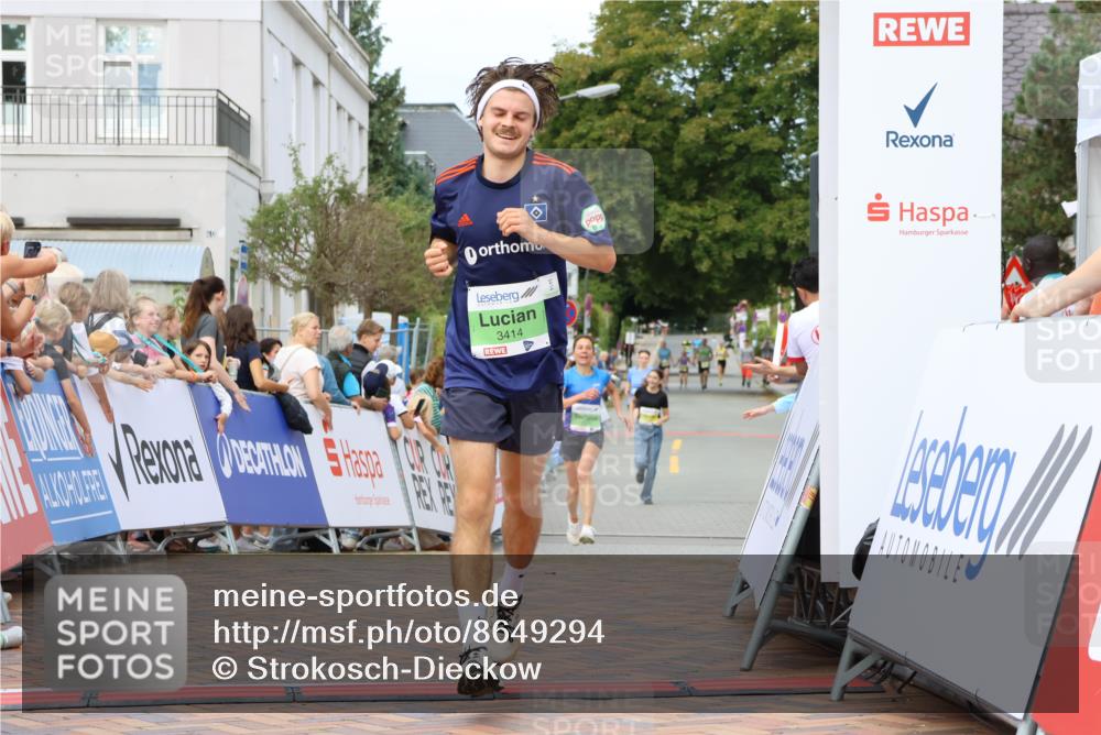 31.08.2025 - 21. Blankeneser Heldenlauf Strokosch-Dieckow http://msf.ph/oto/8649294 31.08.2025 10:49:29 Ziel 3414, 3329 meine-sportfotos.de