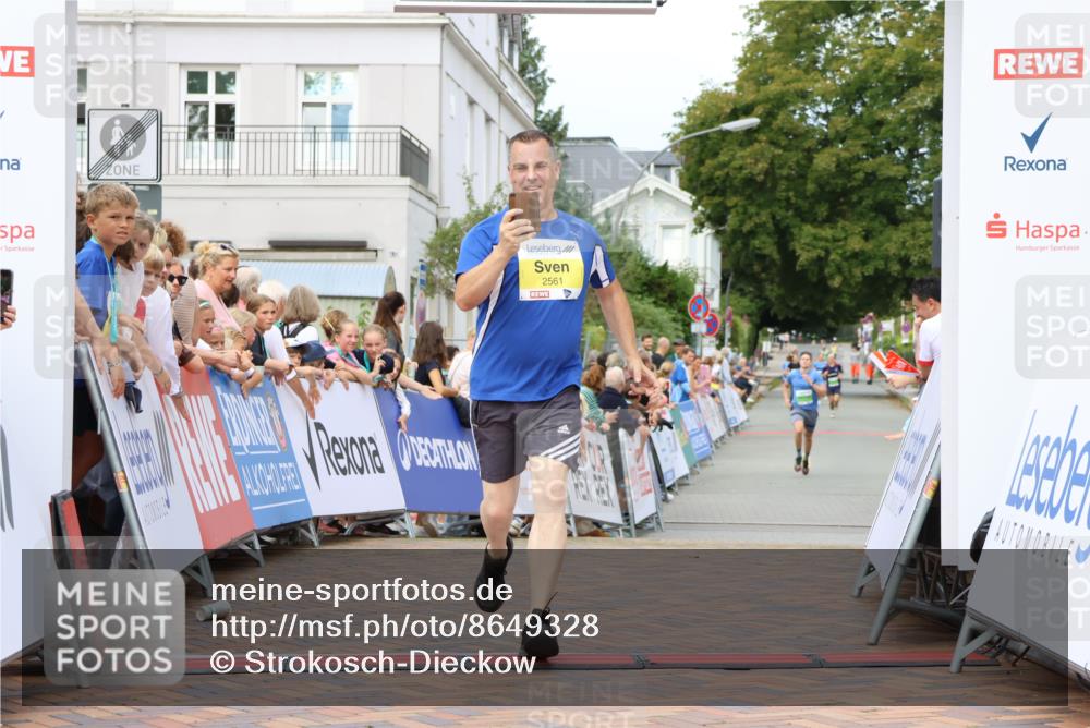 31.08.2025 - 21. Blankeneser Heldenlauf Strokosch-Dieckow http://msf.ph/oto/8649328 31.08.2025 10:49:14 Ziel 2562, 2561 meine-sportfotos.de