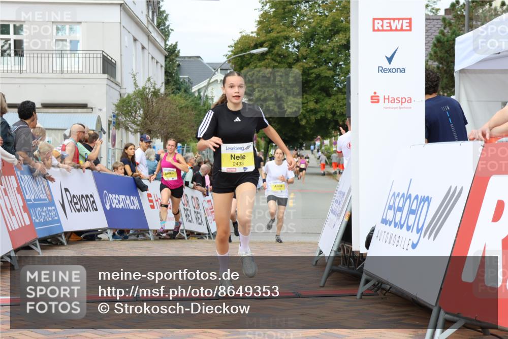 31.08.2025 - 21. Blankeneser Heldenlauf Strokosch-Dieckow http://msf.ph/oto/8649353 31.08.2025 10:33:12 Ziel 2304, 2433, 2388, 2430, 2658 meine-sportfotos.de